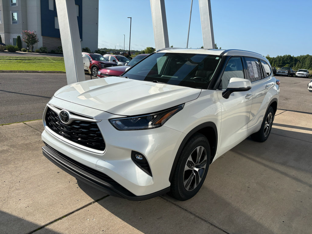 Used 2021 Toyota Highlander XLE