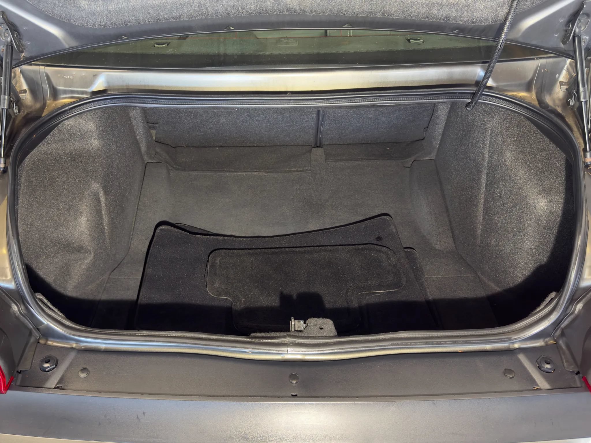 Used 2010 Dodge Challenger R/T RWD image 8
