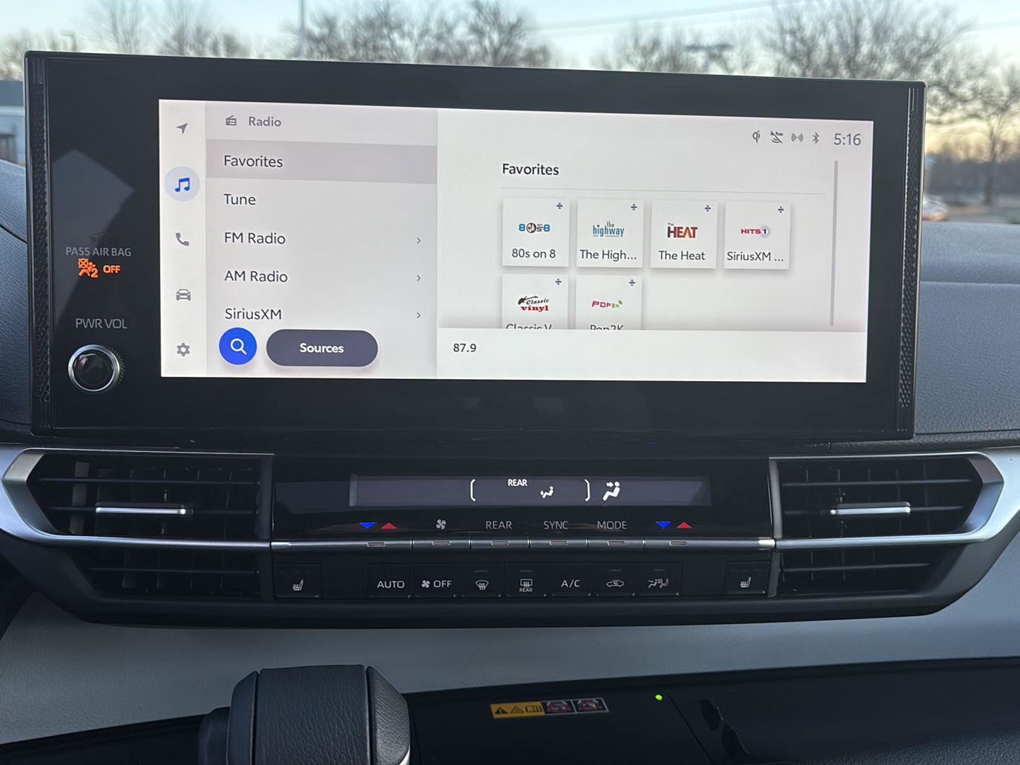 Used 2025 Toyota Sienna XLE w/ XLE Plus Package image 26