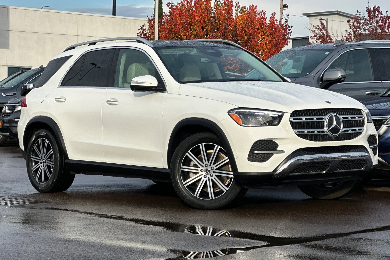 Used 2024 Mercedes-Benz GLE 450 4MATIC image 2