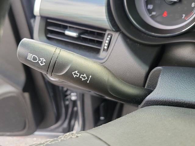 Used 2020 Buick Envision Essence w/ Experience Buick Package FWD image 18