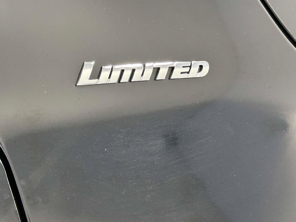 Used 2024 Toyota 4Runner Limited AWD/4WD image 11