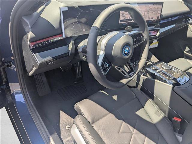 New 2026 BMW 550e xDrive AWD/4WD image 3