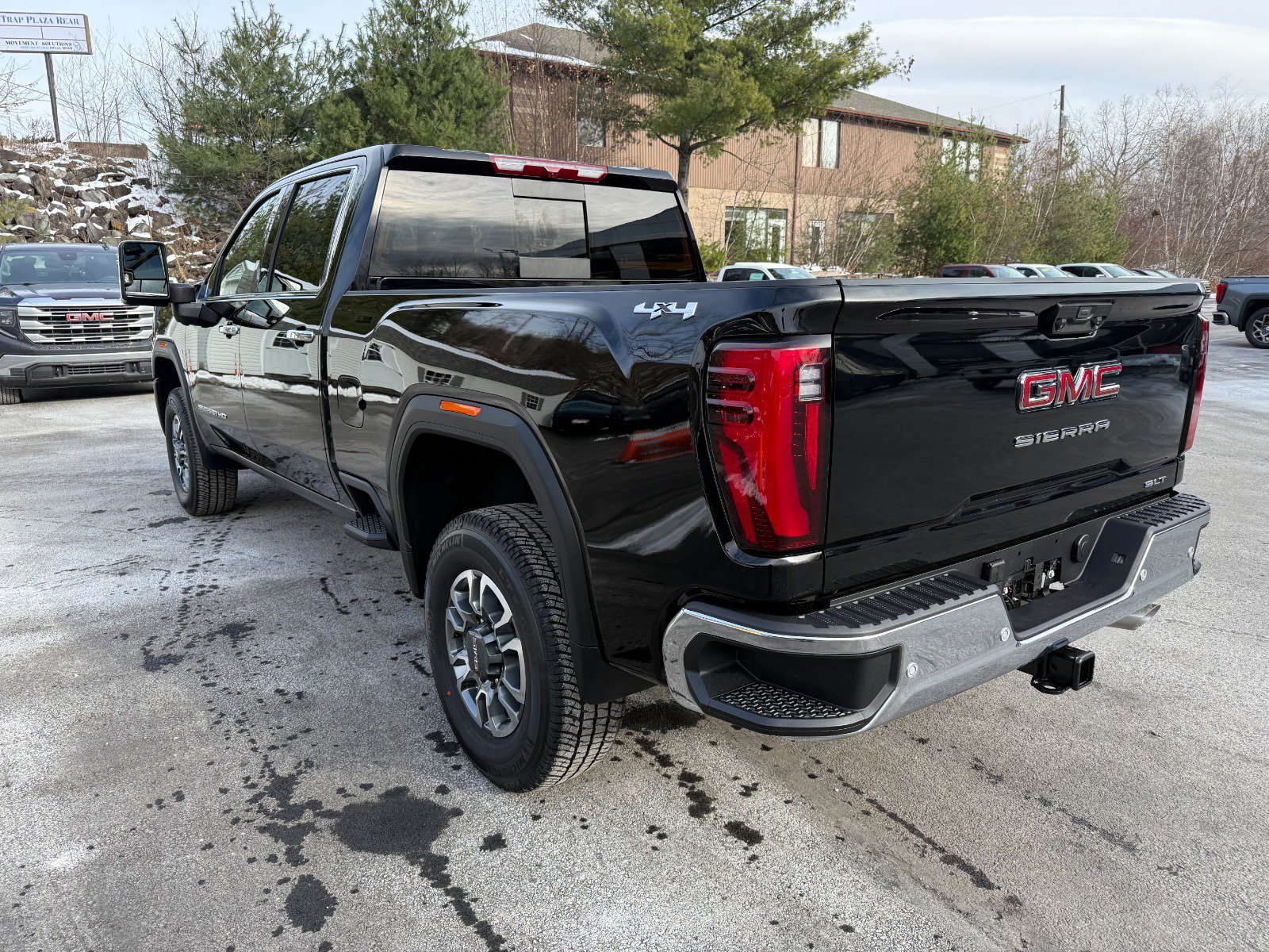 New 2026 GMC Sierra 2500 SLT w/ SLT Convenience Package image 3