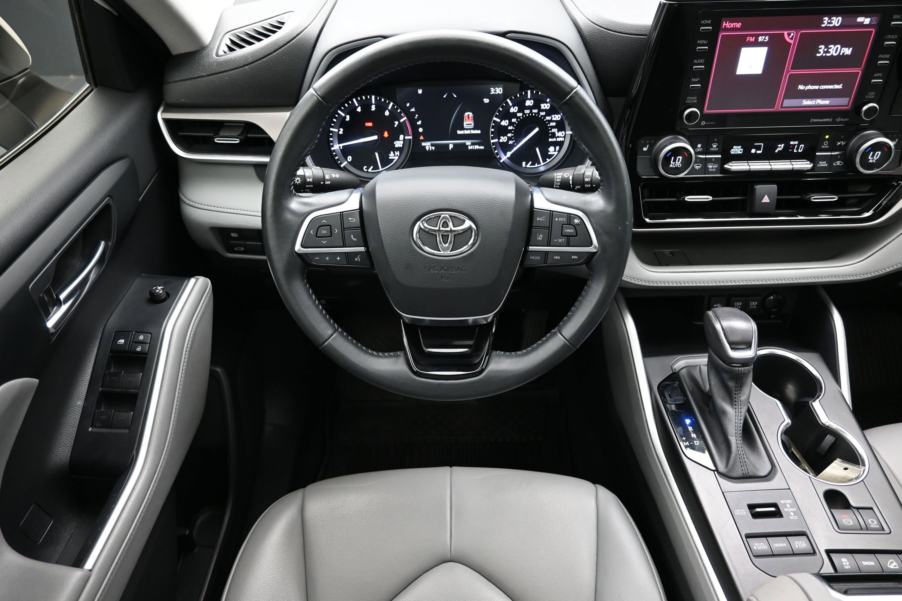 Used 2021 Toyota Highlander XLE AWD/4WD image 26