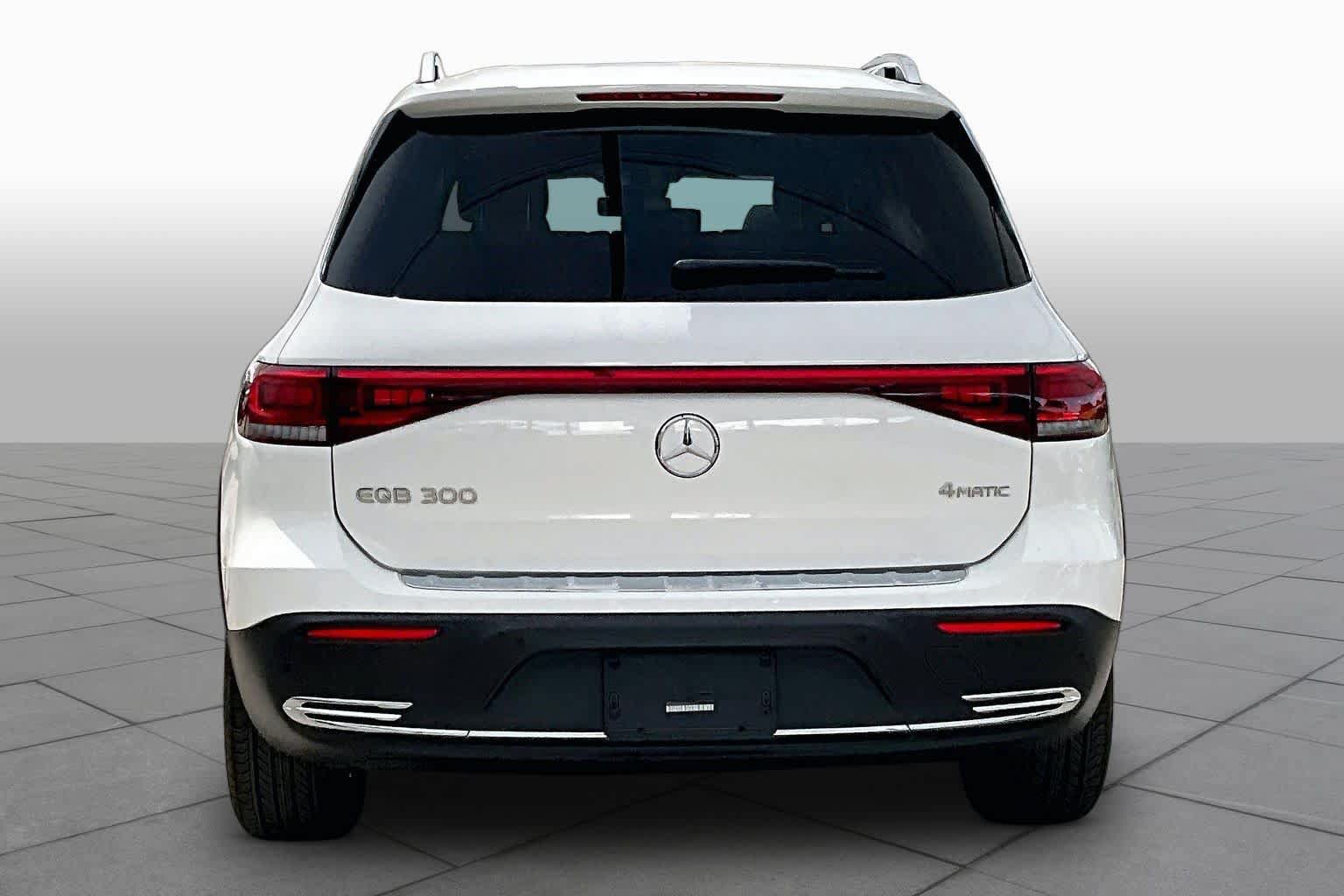 Certified 2023 Mercedes-Benz EQB 300 4MATIC w/ Exclusive Package image 4