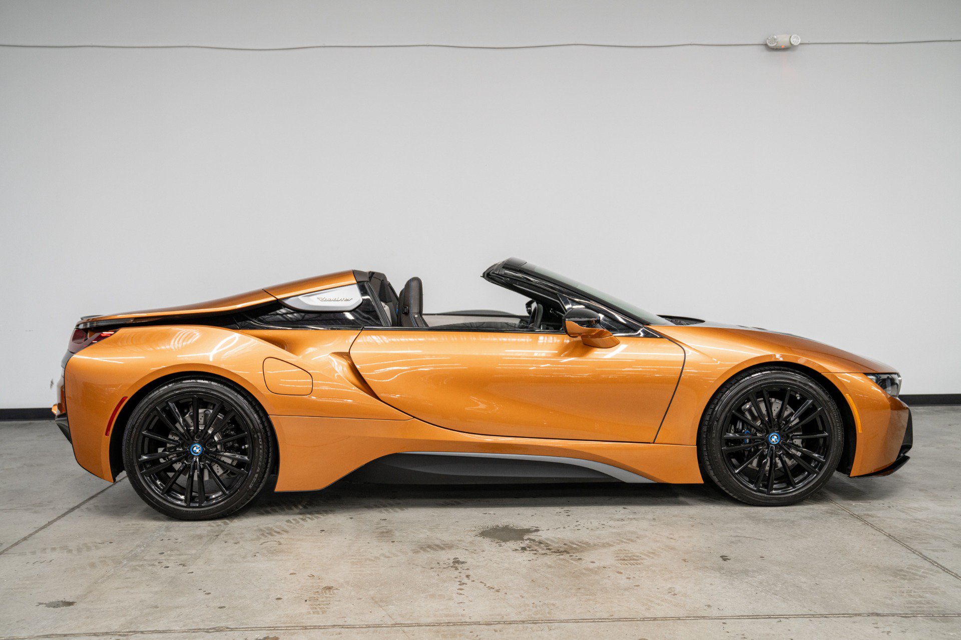 Used 2019 BMW i8 Roadster AWD/4WD image 45