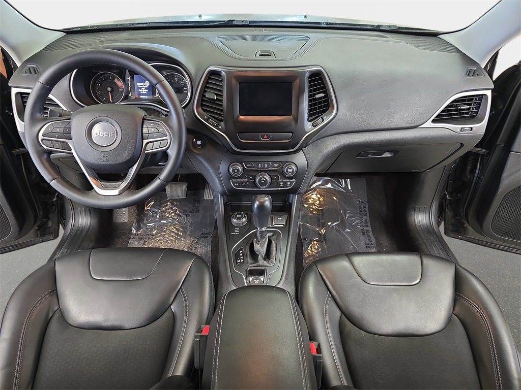 Used 2019 Jeep Cherokee Latitude Plus w/ Cold Weather Group image 10