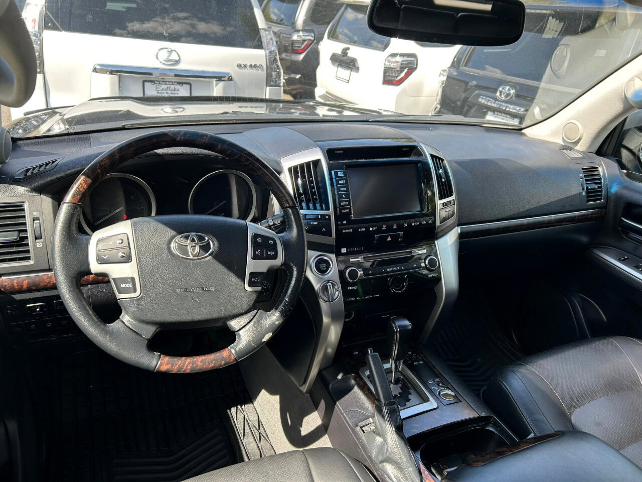 Used 2013 Toyota Land Cruiser image 14