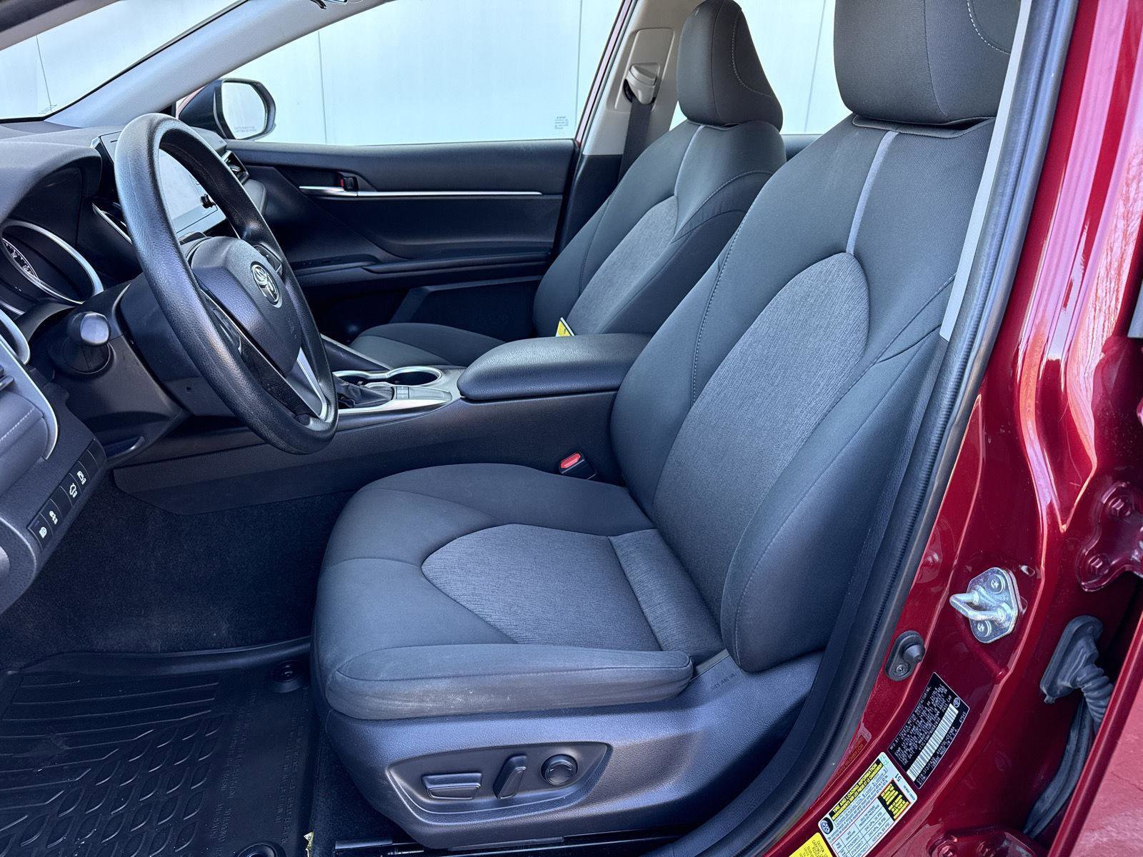 Used 2022 Toyota Camry LE image 11