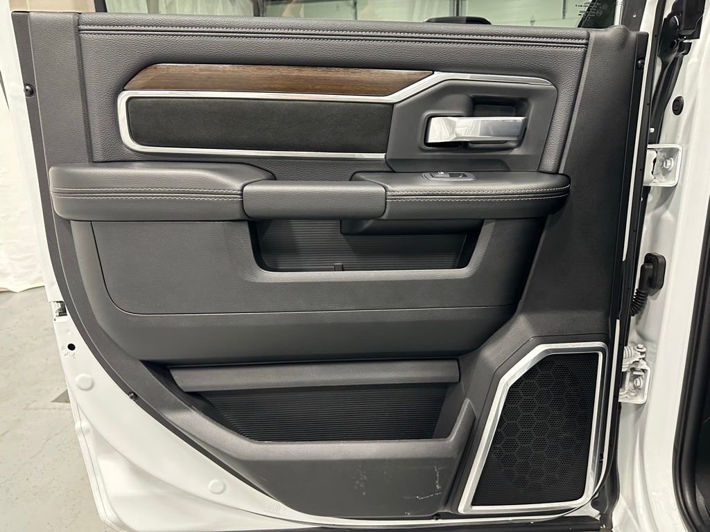 Used 2024 RAM 3500 Laramie image 39