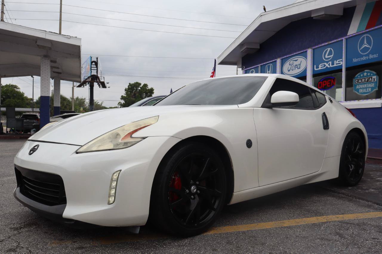 Used 2014 Nissan 370Z Coupe w/ Sport Package RWD image 6