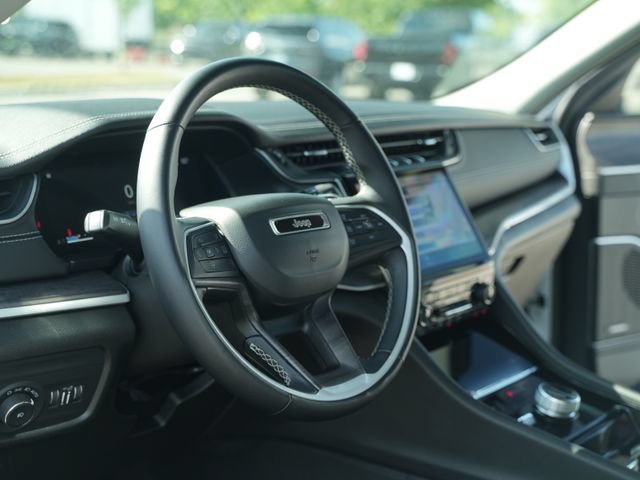 Used 2022 Jeep Grand Cherokee L Limited AWD/4WD image 30