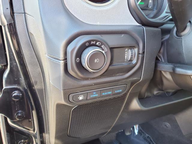 Used 2025 Jeep Wrangler Sahara w/ Safety Group AWD/4WD image 8