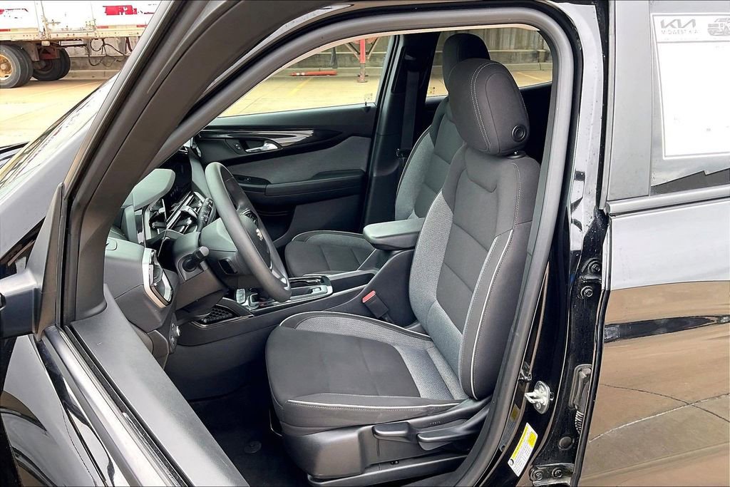 Used 2025 Chevrolet TrailBlazer LT AWD/4WD image 25