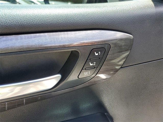 Used 2022 Toyota Highlander Limited image 11