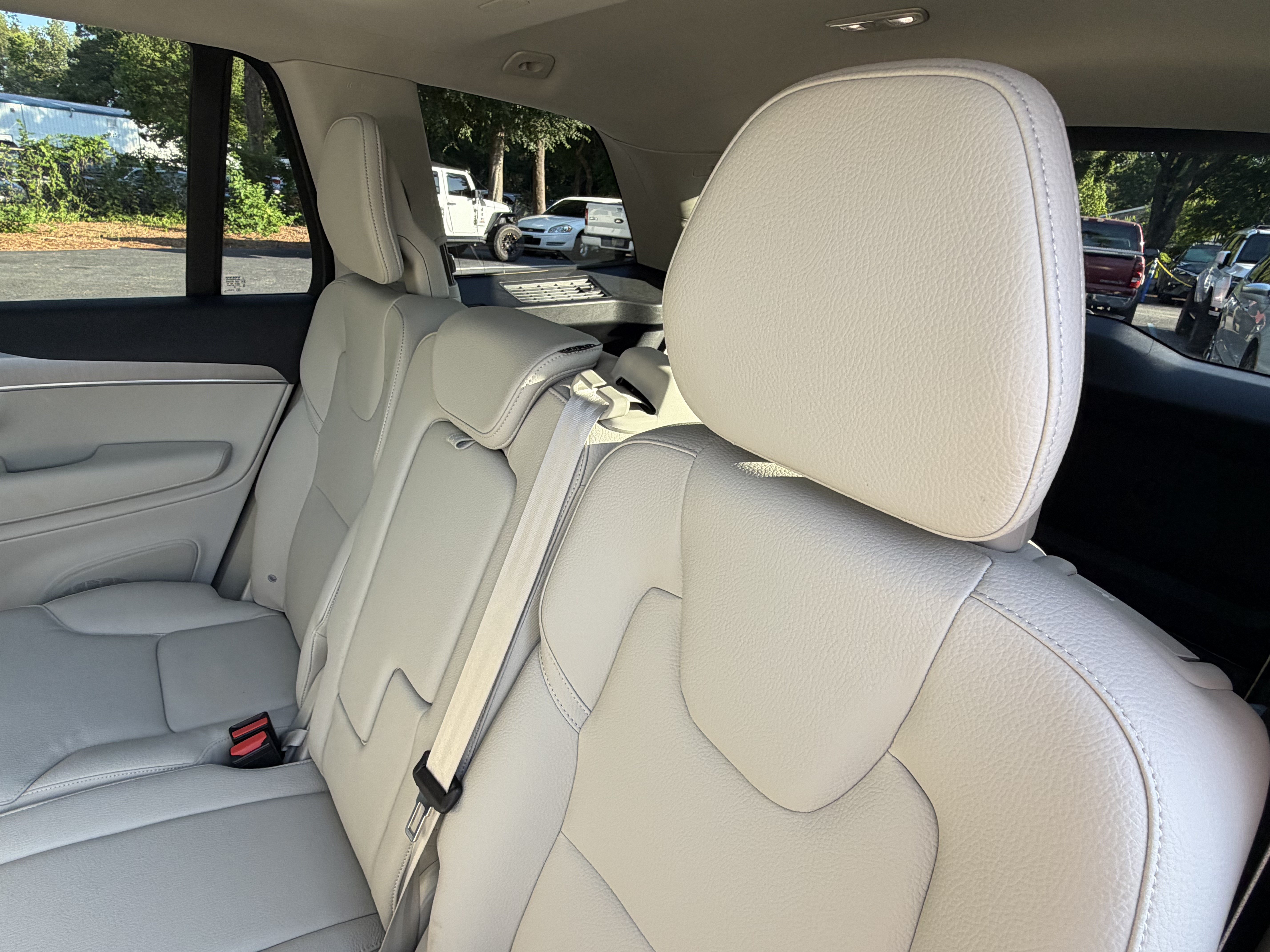 Used 2024 Volvo XC90 B5 Core w/ Climate Package AWD/4WD image 31