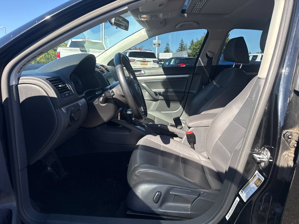 Used 2009 Volkswagen Jetta SE FWD image 4