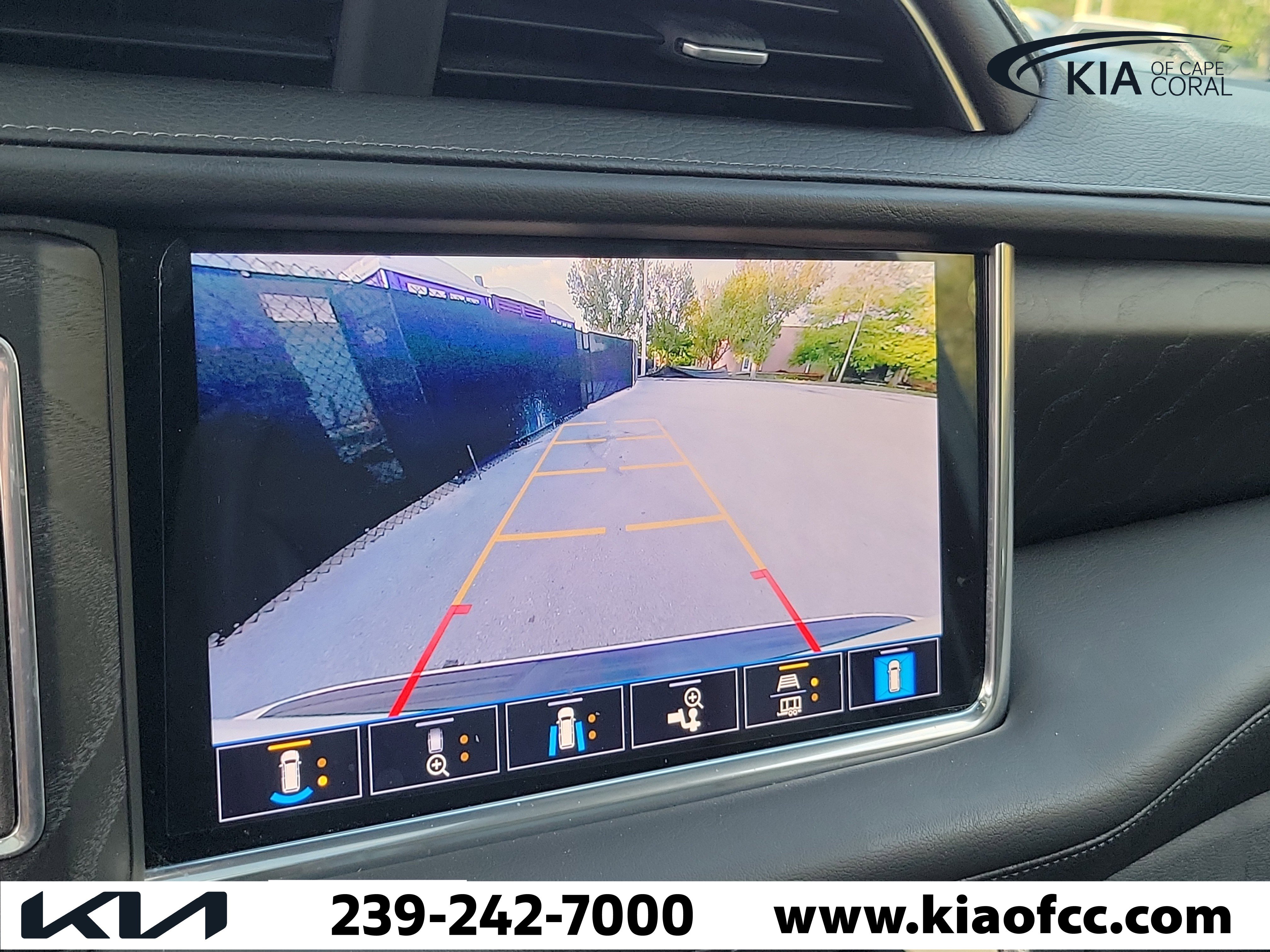 Used 2021 GMC Yukon XL Denali w/ Advanced Technology Package image 26