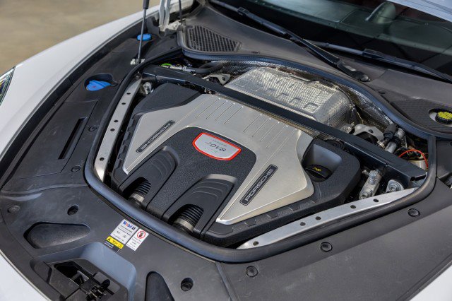 Used 2022 Porsche Panamera GTS w/ Premium Package image 34
