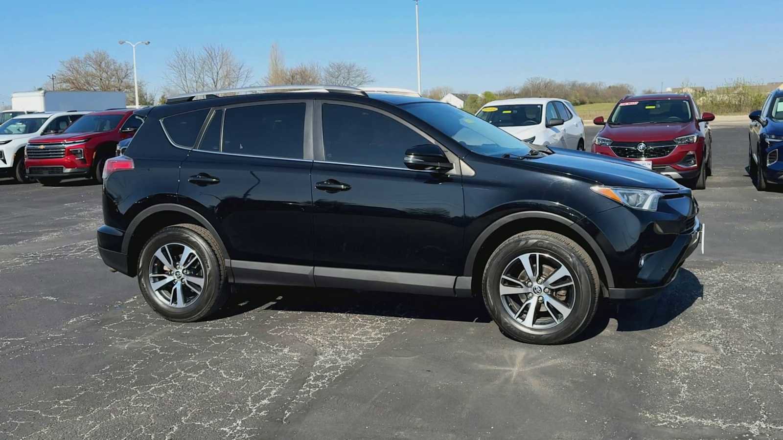 Used 2016 Toyota RAV4 XLE w/ Convenience Package AWD/4WD image 2
