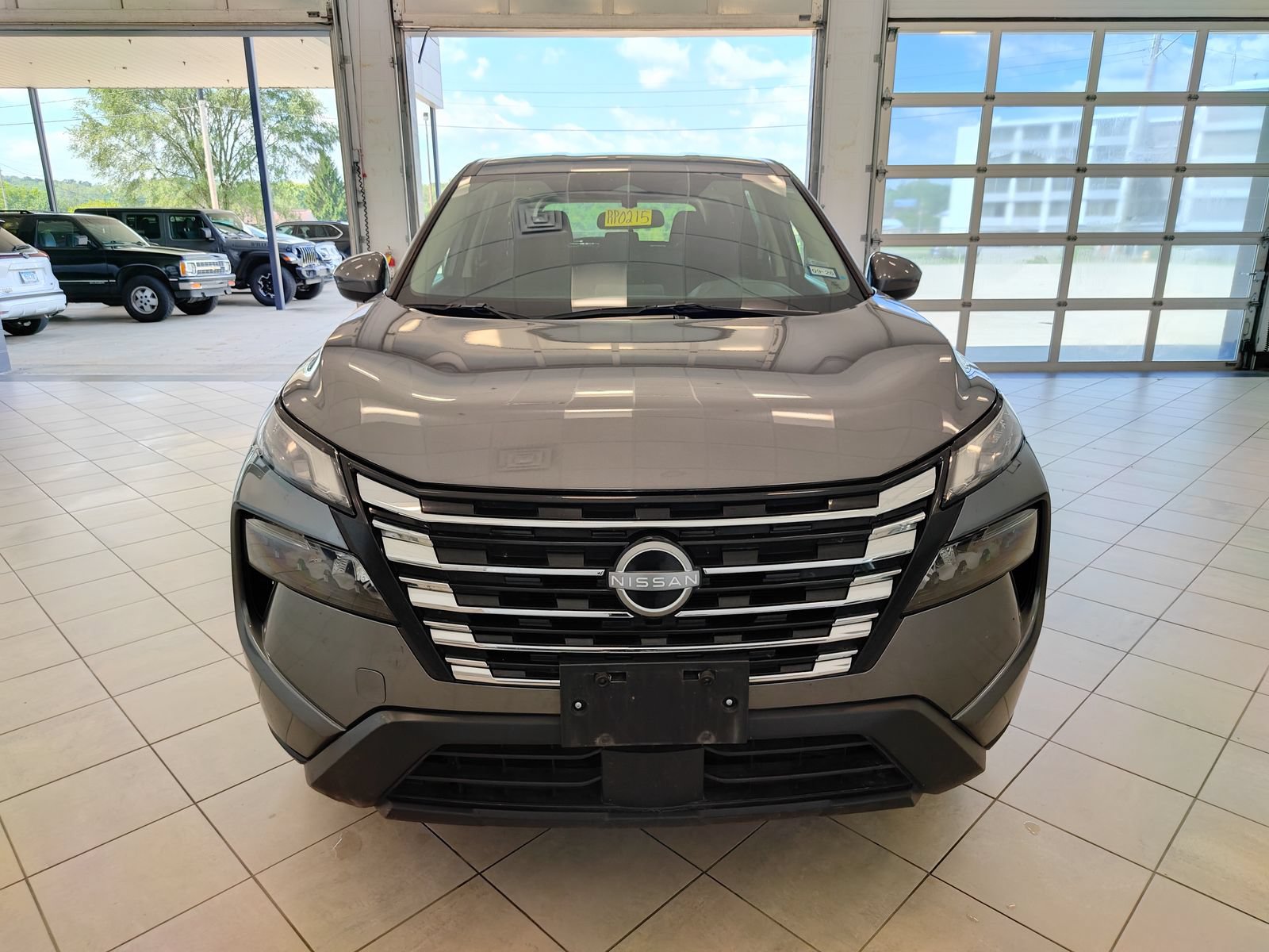 Used 2025 Nissan Rogue SV FWD image 8