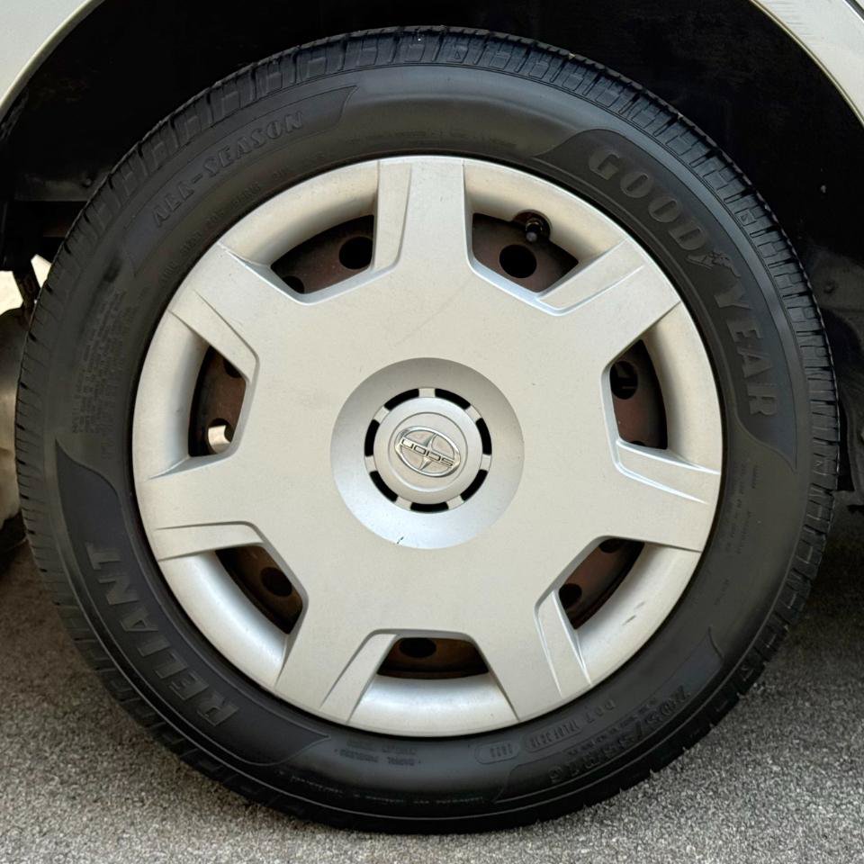 Used 2012 Scion xB FWD image 22