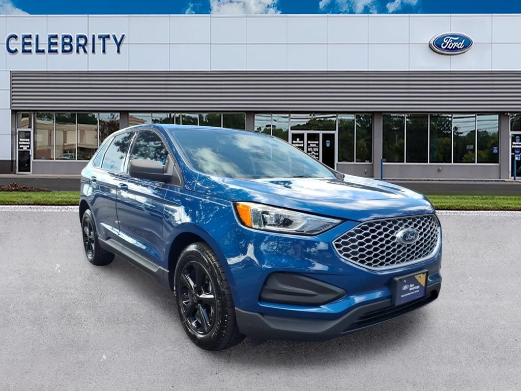 Used 2024 Ford Edge SE