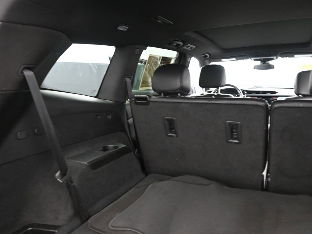 Used 2023 Cadillac XT6 Premium Luxury image 10