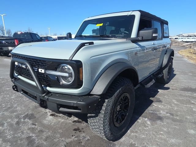 Used 2023 Ford Bronco Wildtrak image 2