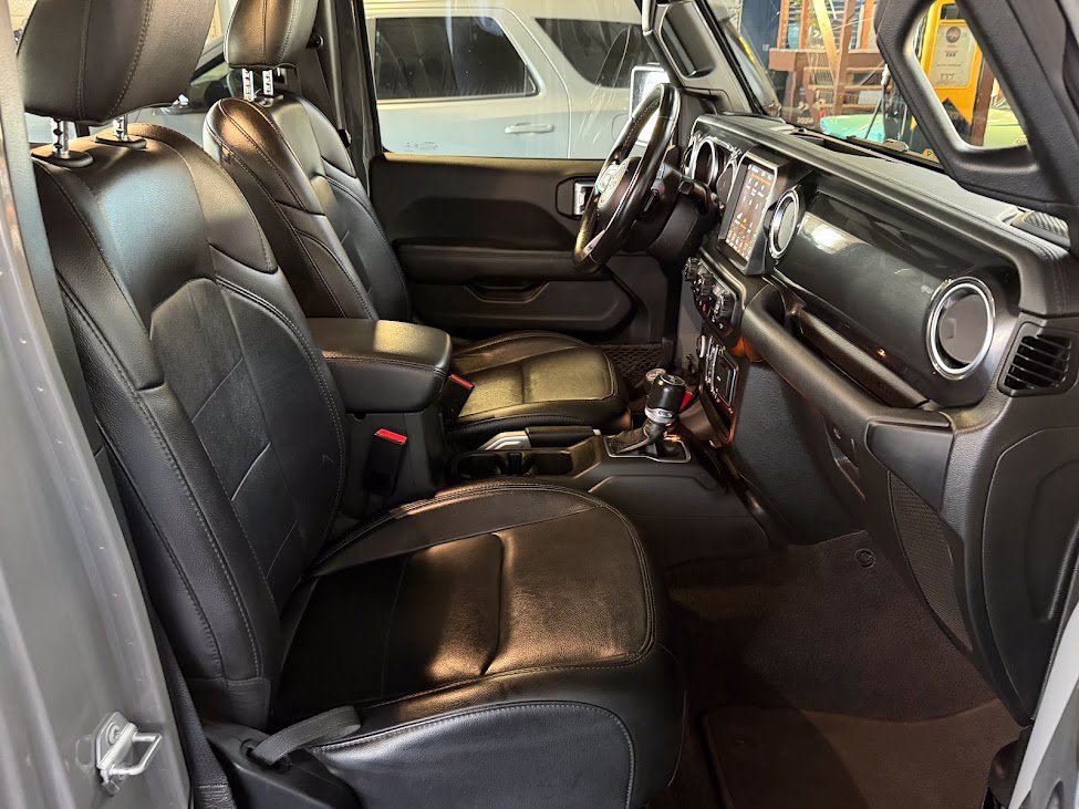 Used 2021 Jeep Wrangler Unlimited Sahara AWD/4WD image 13