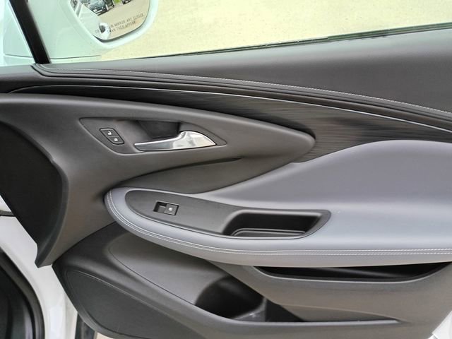 Used 2020 Buick Envision Essence image 18