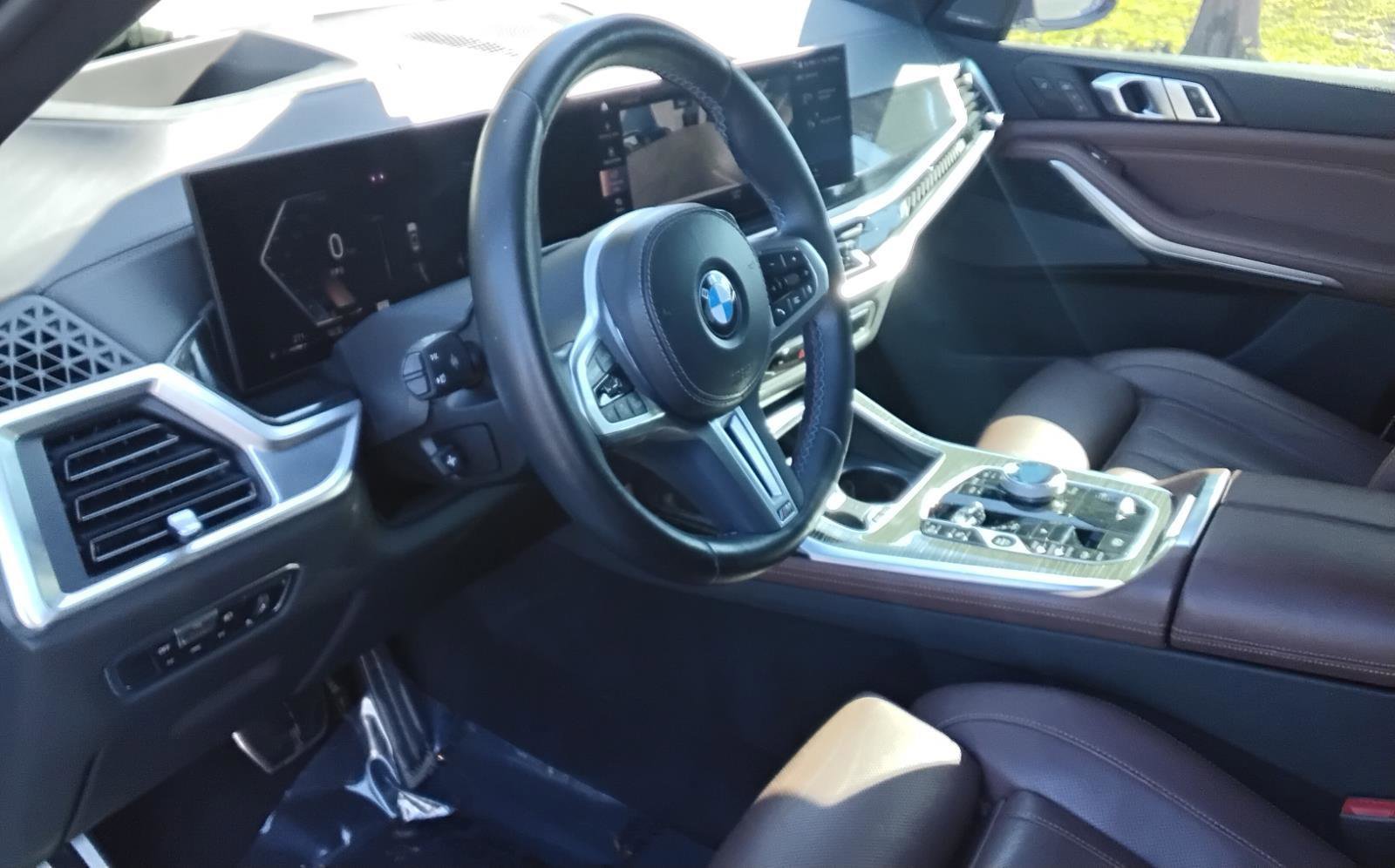 Used 2023 BMW X7 M60i w/ Executive Package image 17