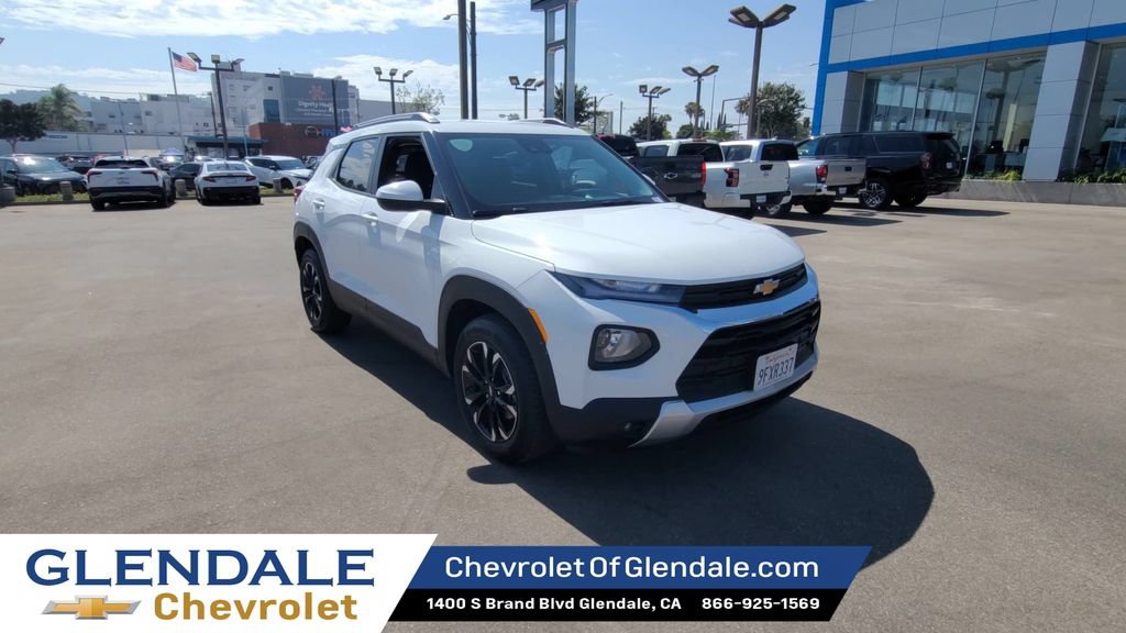 Certified 2023 Chevrolet TrailBlazer LT w/ Convenience Package FWD image 3