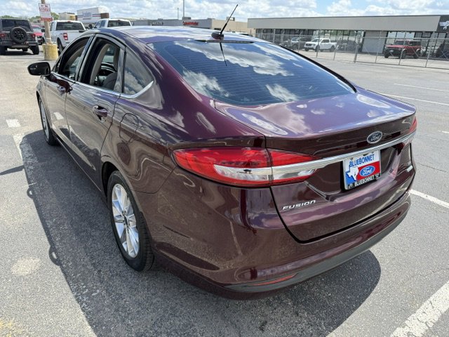 Used 2017 Ford Fusion SE w/ Fusion SE Technology Package image 7