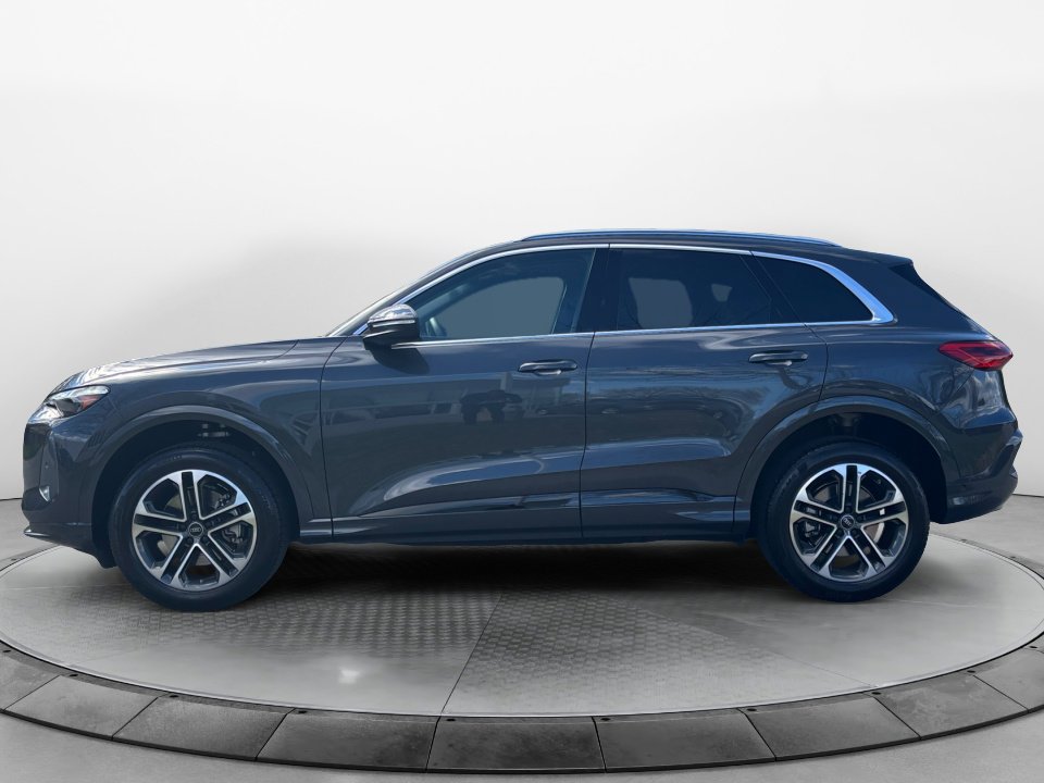 Certified 2025 Audi Q5 Premium Plus w/ Premium Plus image 4