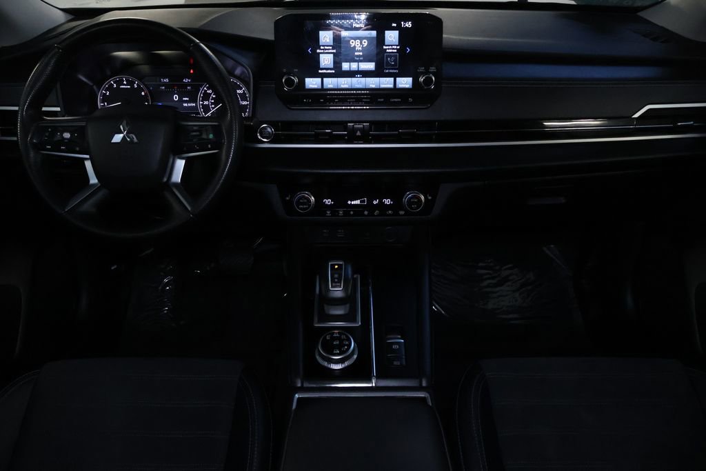 Used 2024 Mitsubishi Outlander SE image 18