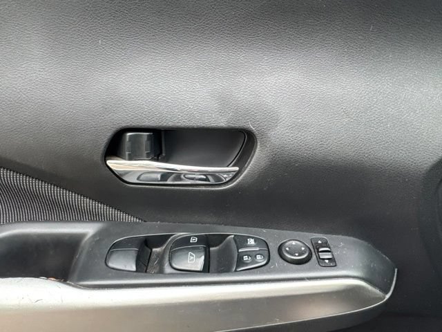 Used 2018 Nissan Kicks SV FWD image 13