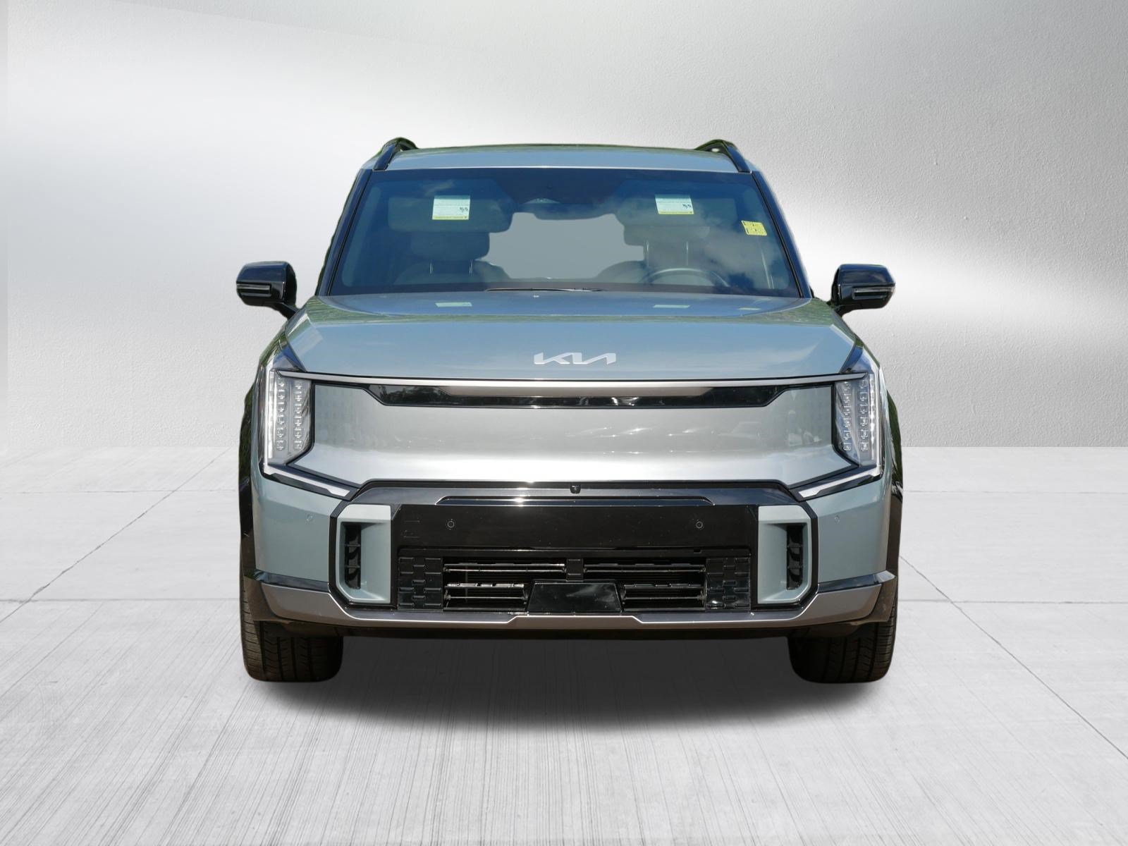 Certified 2024 Kia EV9 GT-Line AWD/4WD image 2