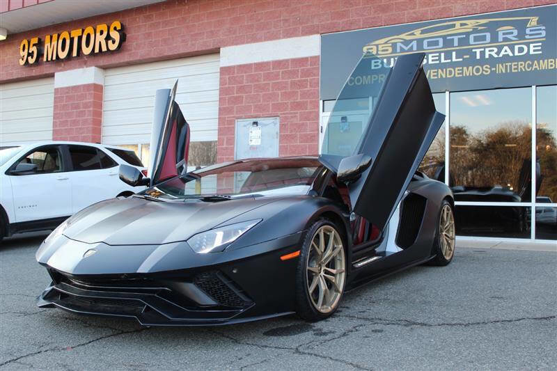 Used 2018 Lamborghini Aventador S image 10