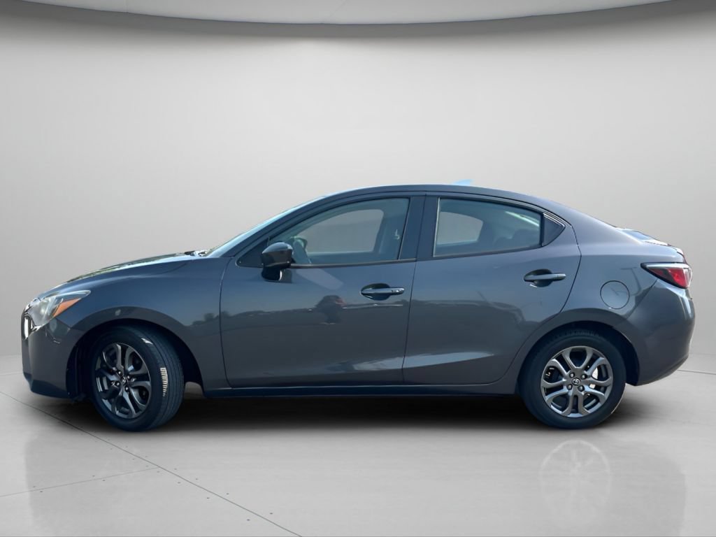 Used 2019 Toyota Yaris LE FWD image 11