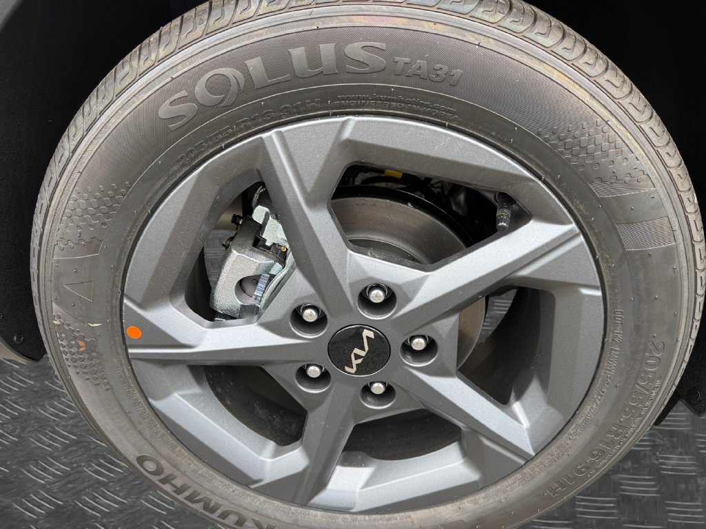 New 2026 Kia K4 FWD image 17