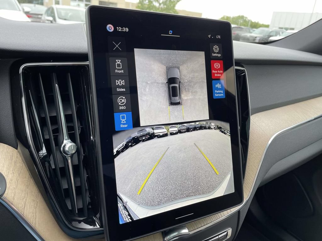 New 2026 Volvo XC60 B5 Plus w/ Protection Package Premier AWD/4WD image 19