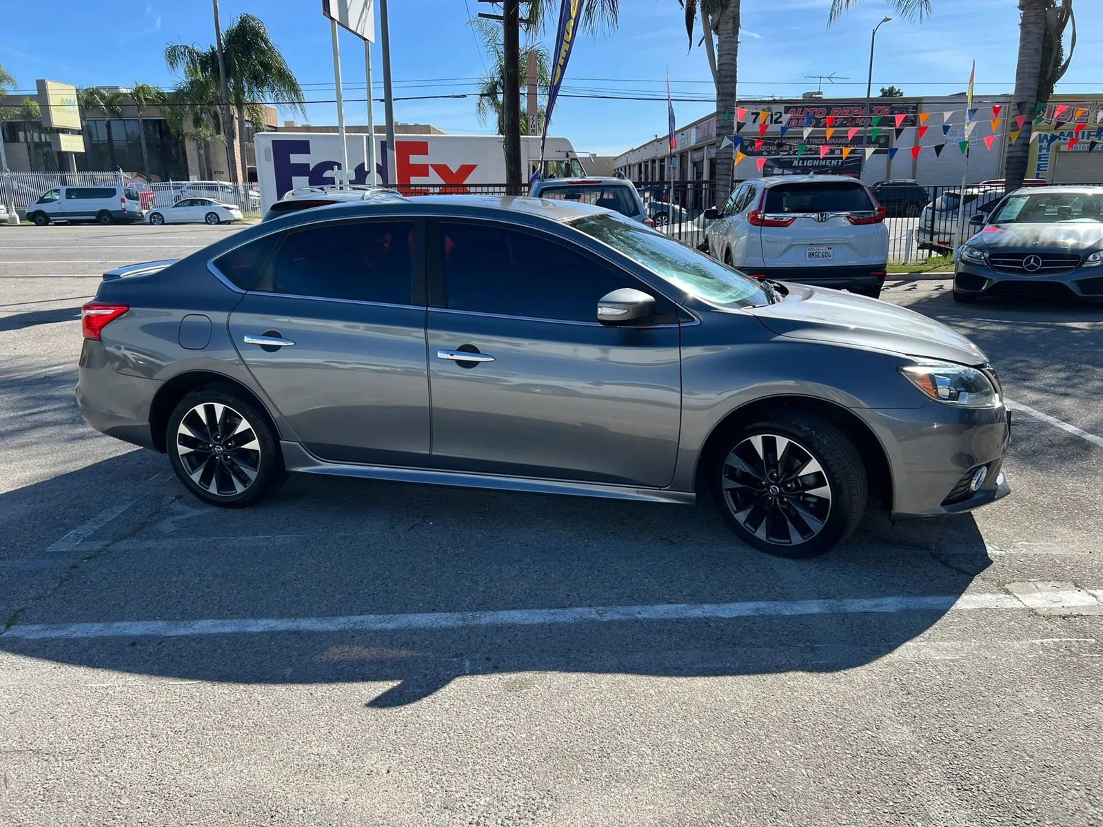 Used 2017 Nissan Sentra SR image 4