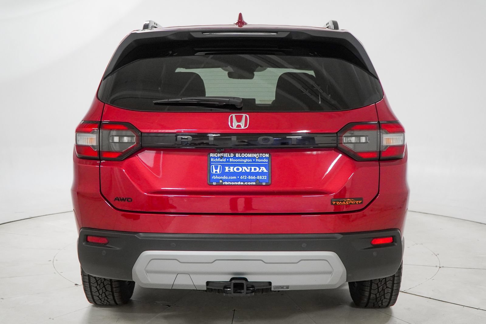 Certified 2025 Honda Pilot TrailSport image 9
