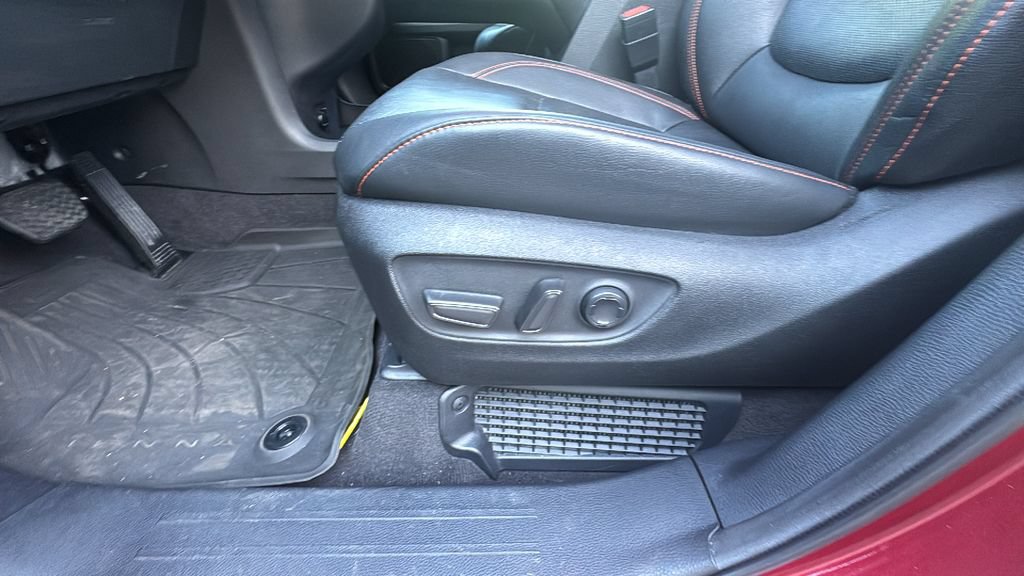 Used 2024 Toyota Sienna XSE w/ XSE Premium Package FWD image 10