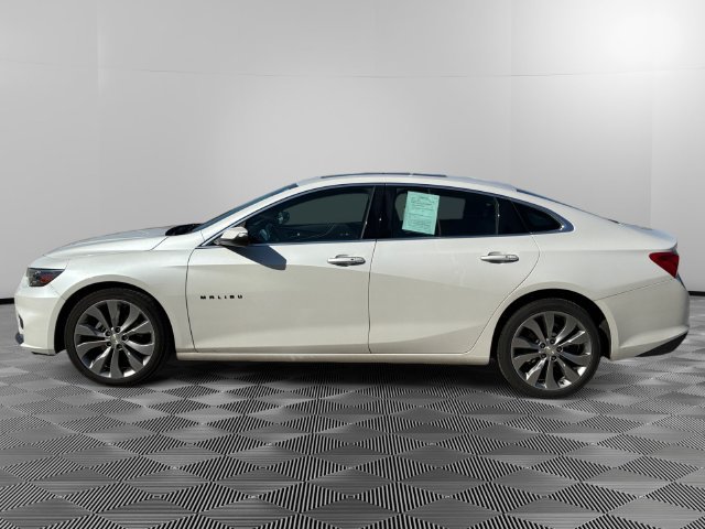 Used 2018 Chevrolet Malibu Premier w/ Premier Sun and Wheel Package FWD image 2