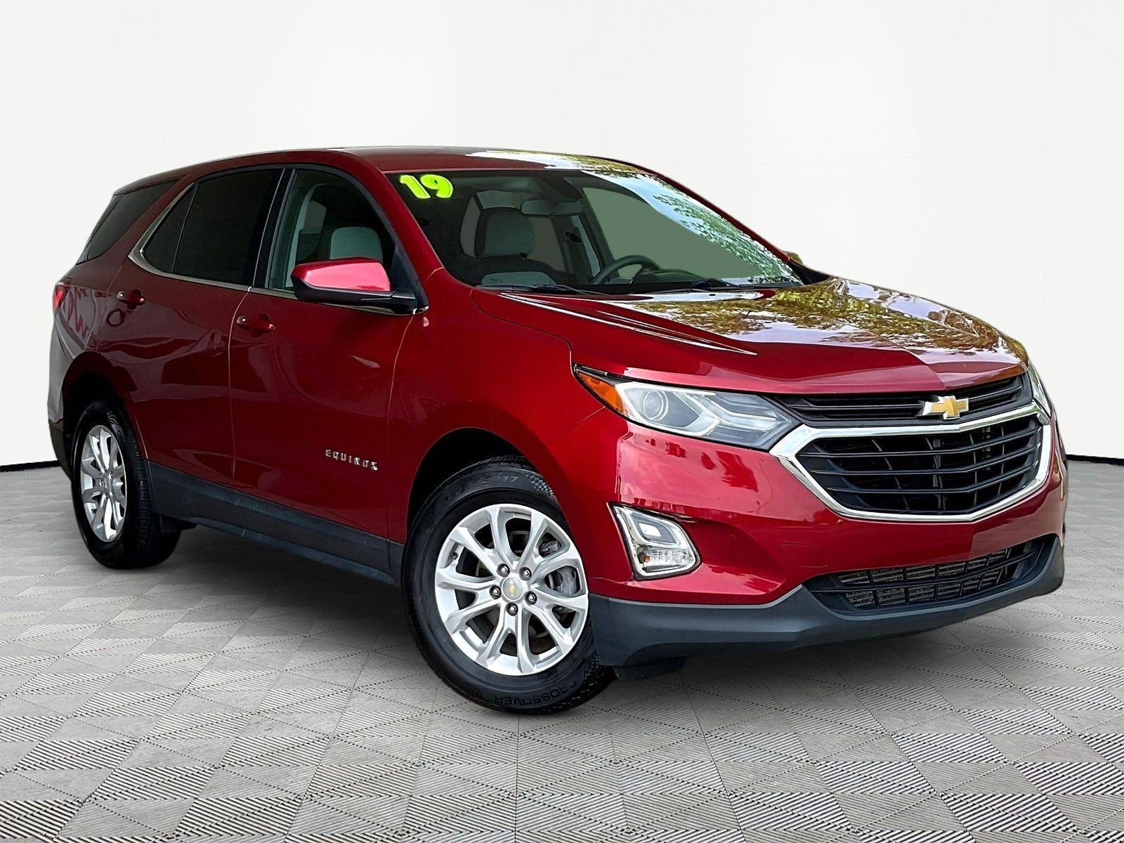 Used 2019 Chevrolet Equinox LT FWD image 3