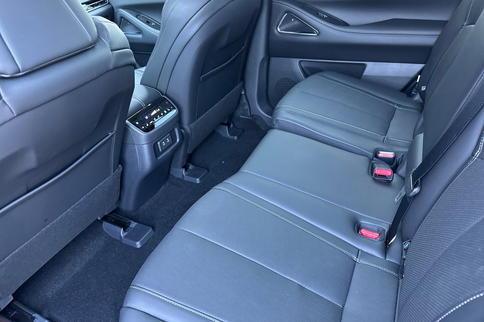 New 2026 INFINITI QX60 Luxe w/ Cargo Package image 12