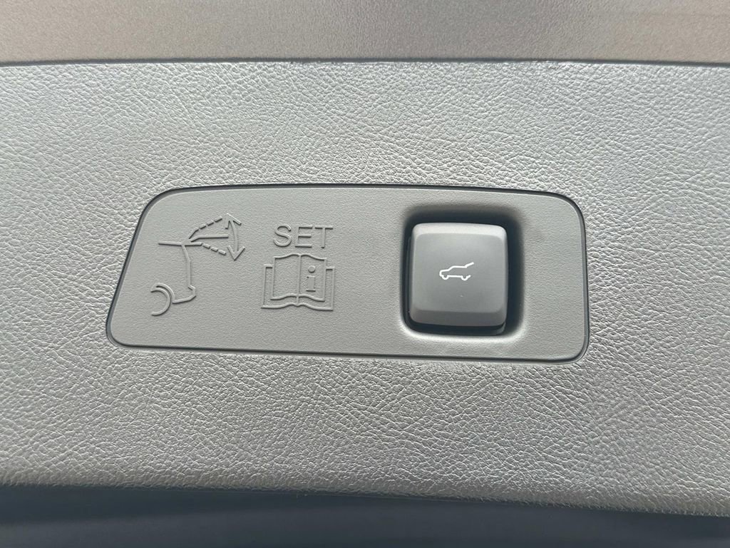 New 2025 Lincoln Corsair FWD w/ Equipment Group 101A image 19